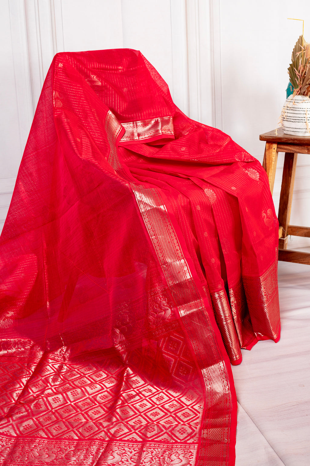 Radiant Crimson Silk Cotton Saree with Elegant Zari Weave
