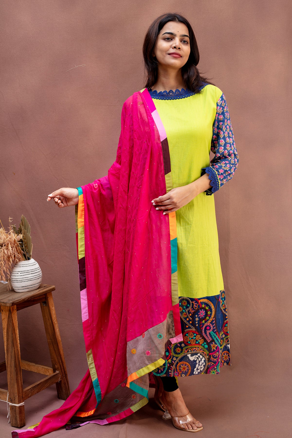 Lime & Indigo Peacock-Border Cotton Suit Set