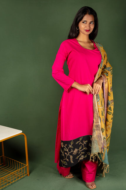 Mangalagiri Cotton Top with Mangalagiri Kalamkari Dupatta