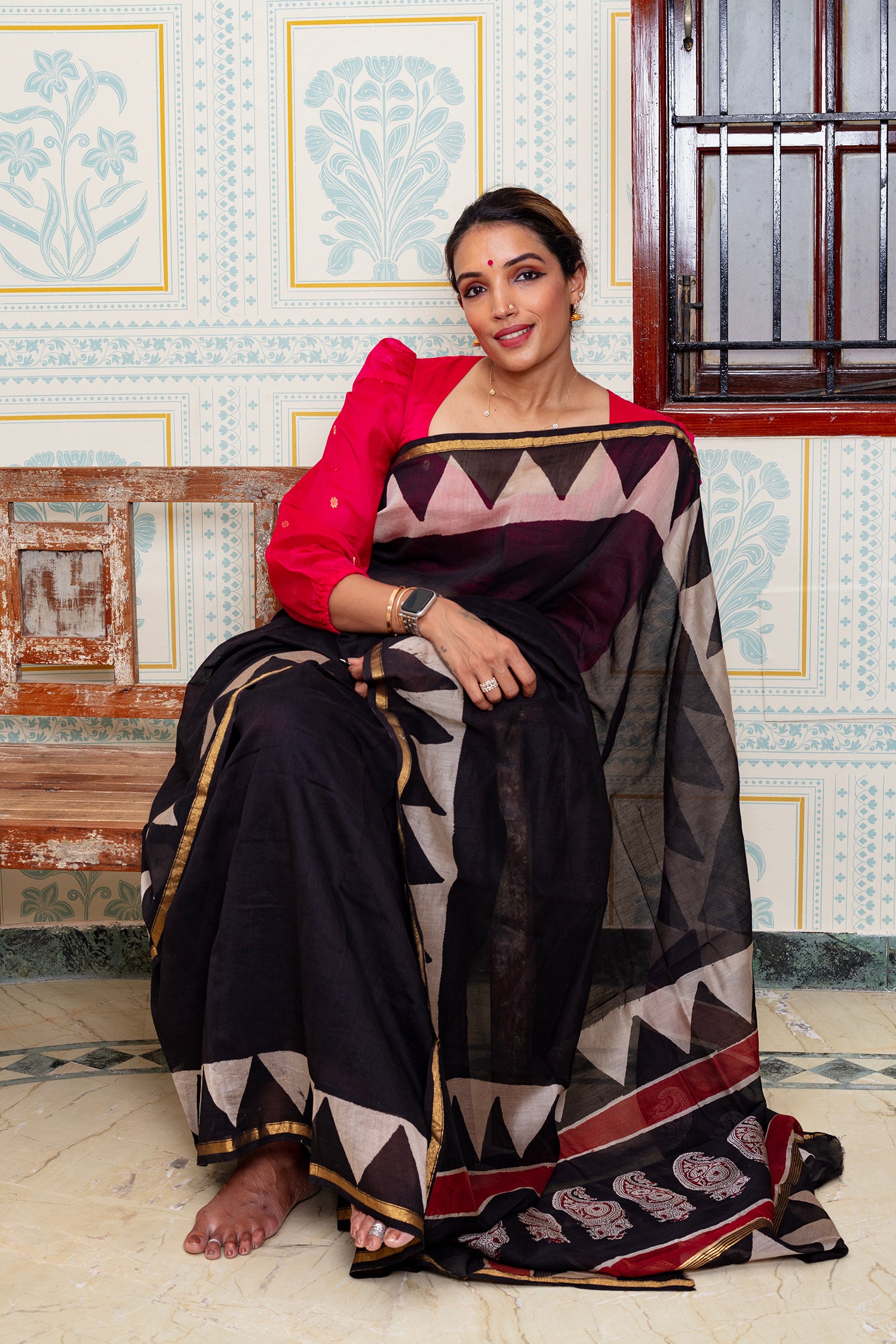 Black With Geometric & Paisley Motifs Maheswari Silk Saree