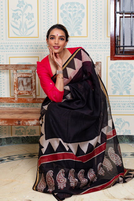Black With Geometric & Paisley Motifs Maheswari Silk Saree