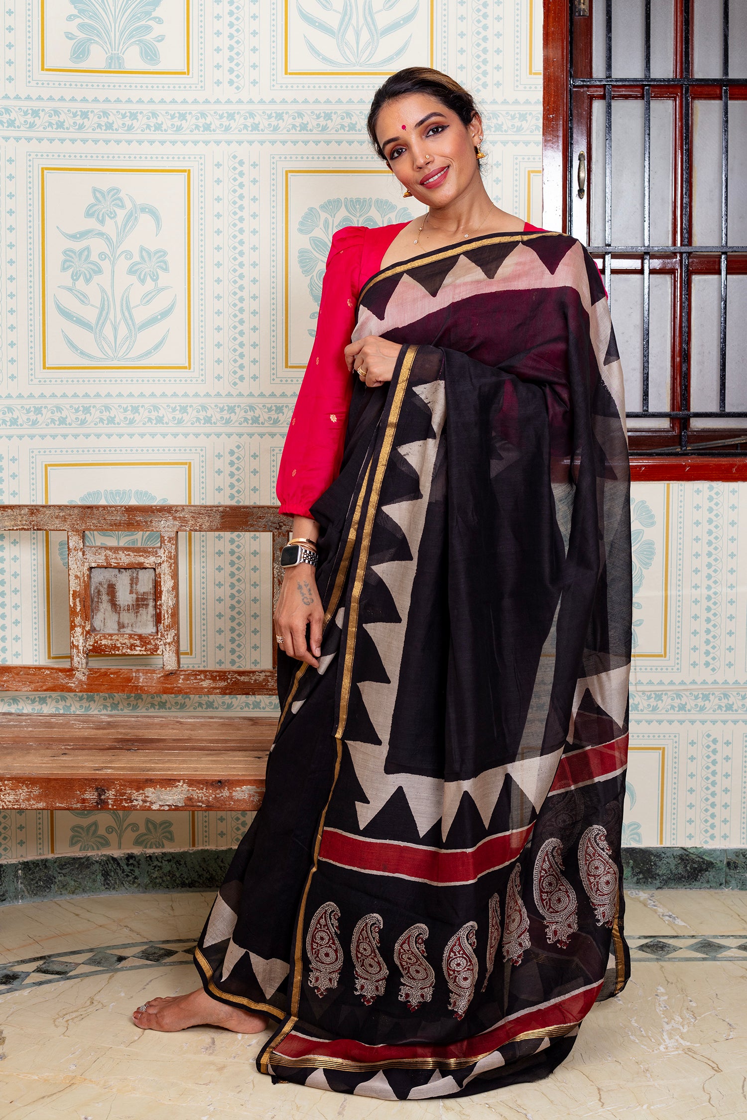 Black With Geometric & Paisley Motifs Maheswari Silk Saree