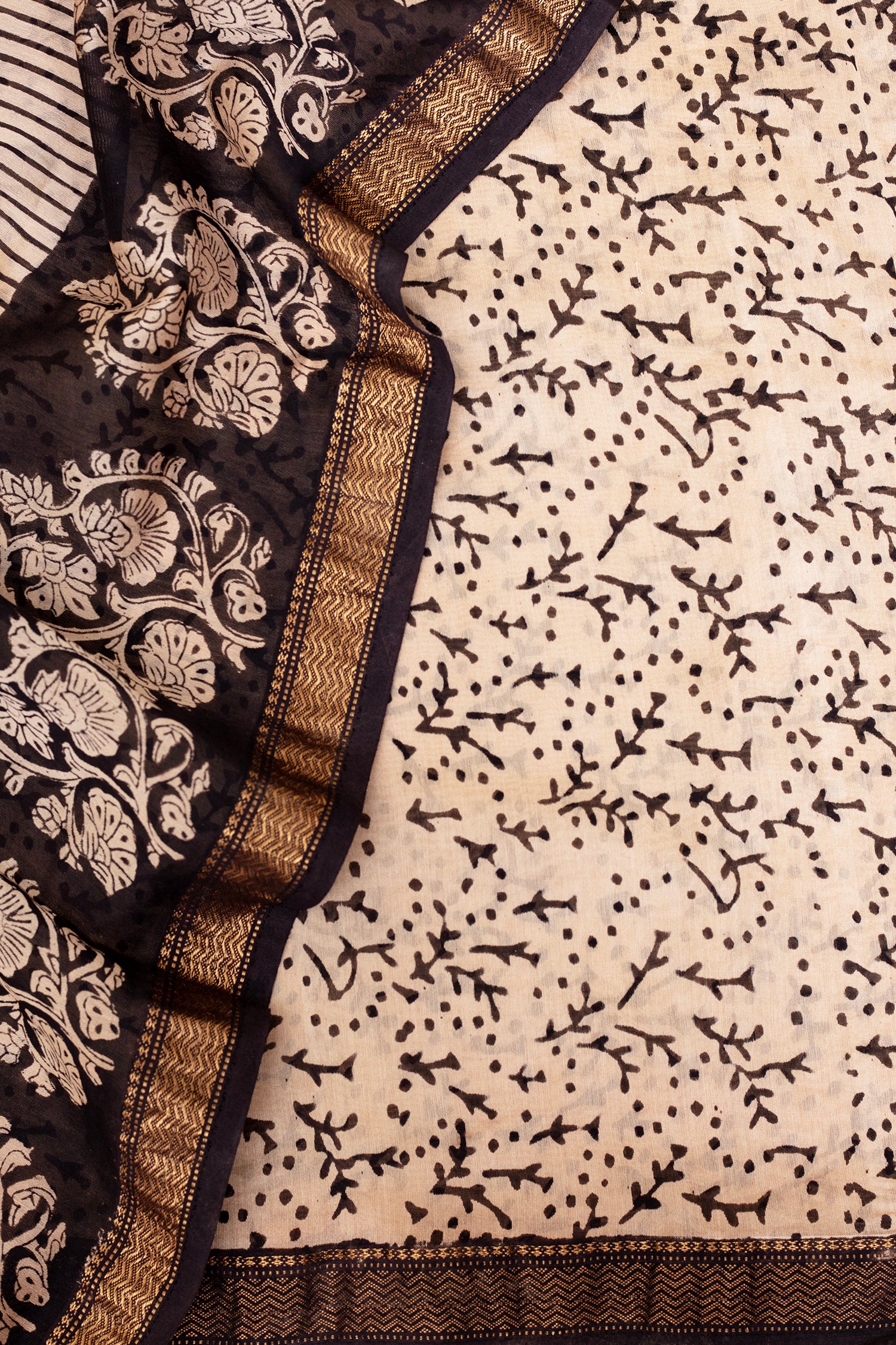 Elegant Striped Maheswari Silk Saree With Floral Border