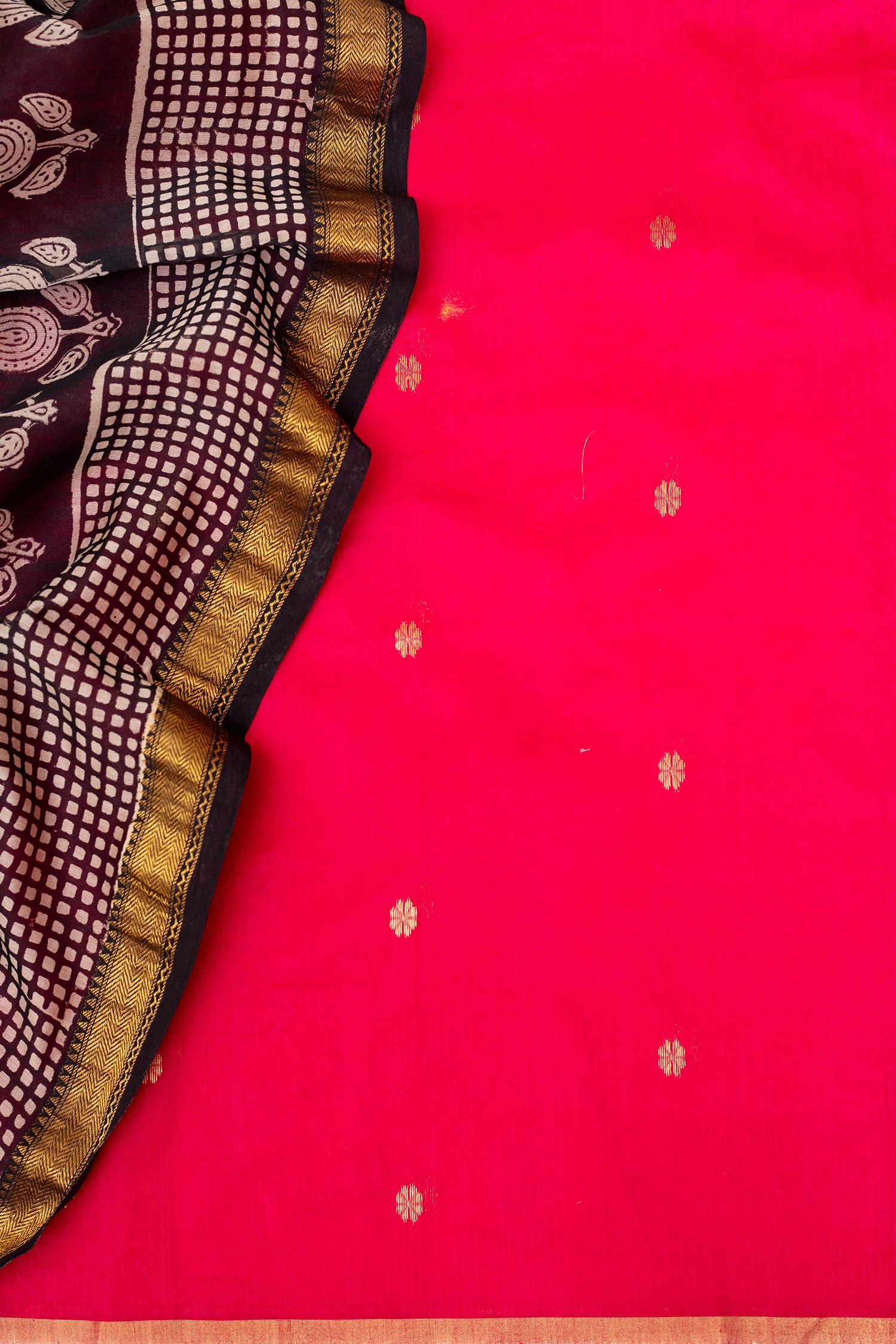 Black with Beige Paisley & Checks Pattern Maheswari Silk Saree