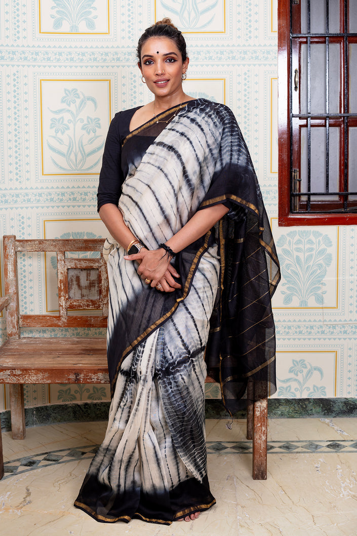 Elegant Black & White Maheswari Silk Saree