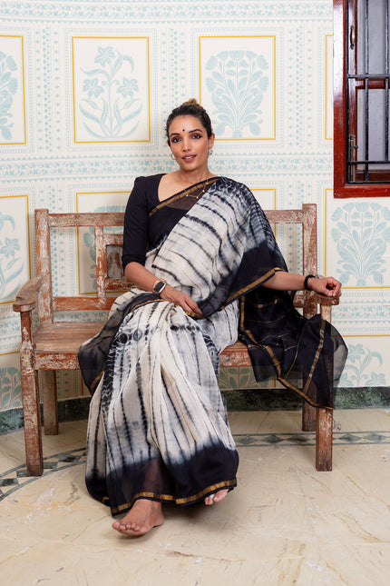 Elegant Black & White Maheswari Silk Saree