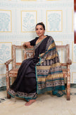 Elegant Black And White Maheswari Silk Saree