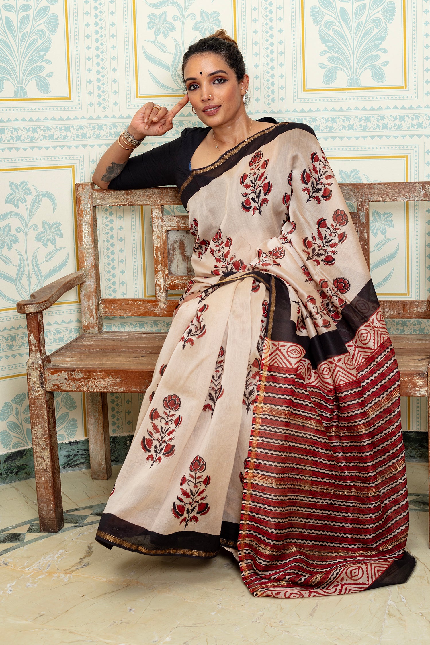 Elegant Beige And  Maroon Maheswari Silk Saree