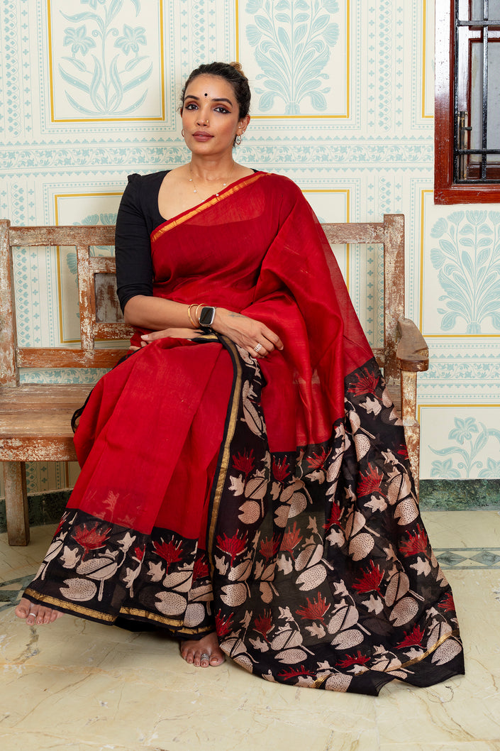Elegant Red and Black Maheswari Silk Saree